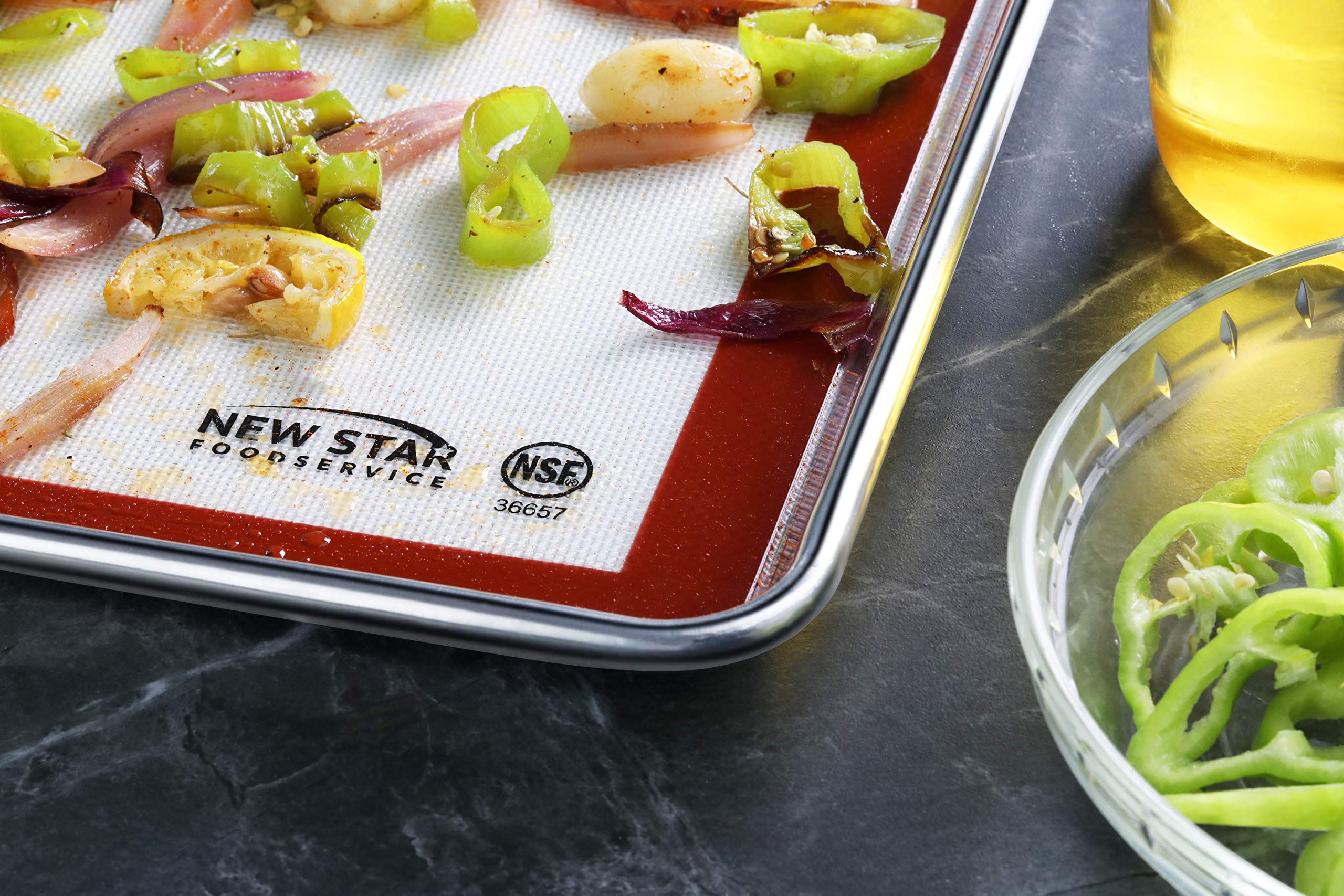 New Star Foodservice NSF-certified silicone mat ensures safe, durable performance.