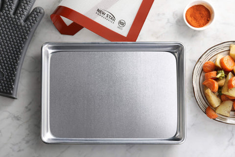 New Star Foodservice rust-free aluminum pan for long-lasting use