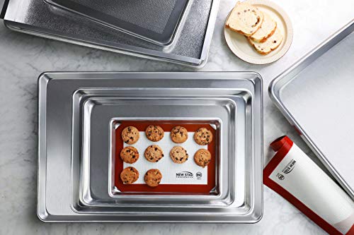 New Star Foodservice silicone mat cleans with warm water and soap.