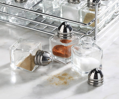 New Star Glass Cube Mini Salt and Pepper Table Setting ideal for weddings.