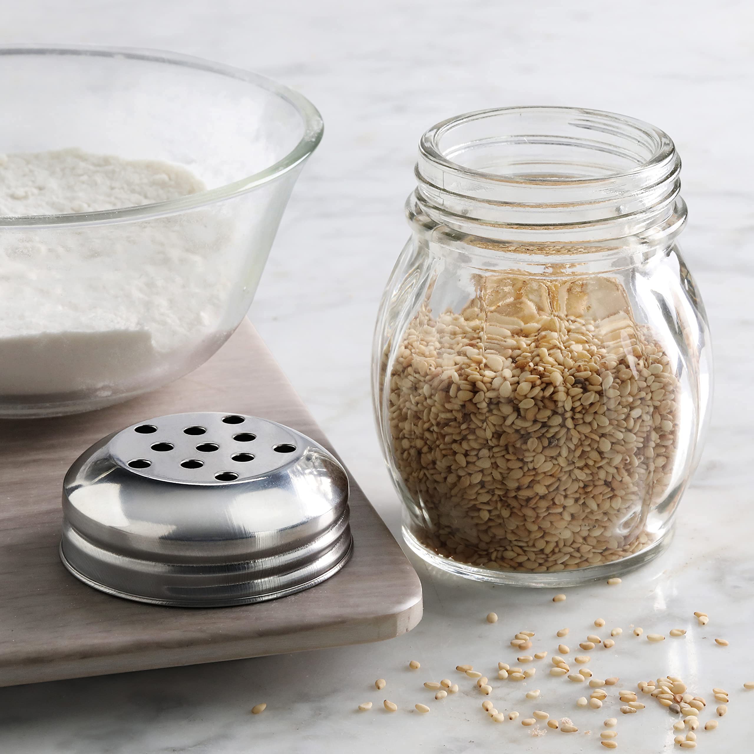 New Star Twist-Off Lid allows quick refills between courses