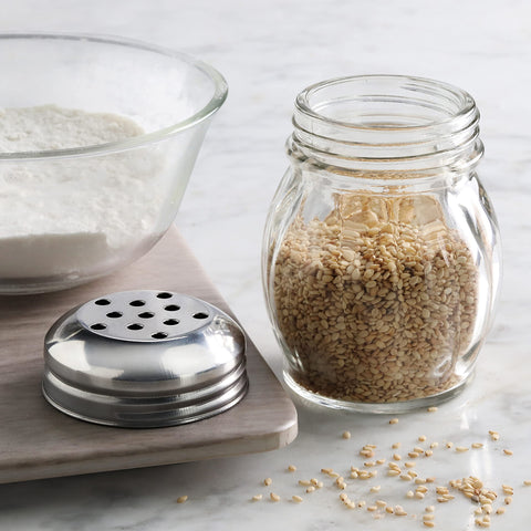 New Star Twist-Off Lid allows quick refills between courses
