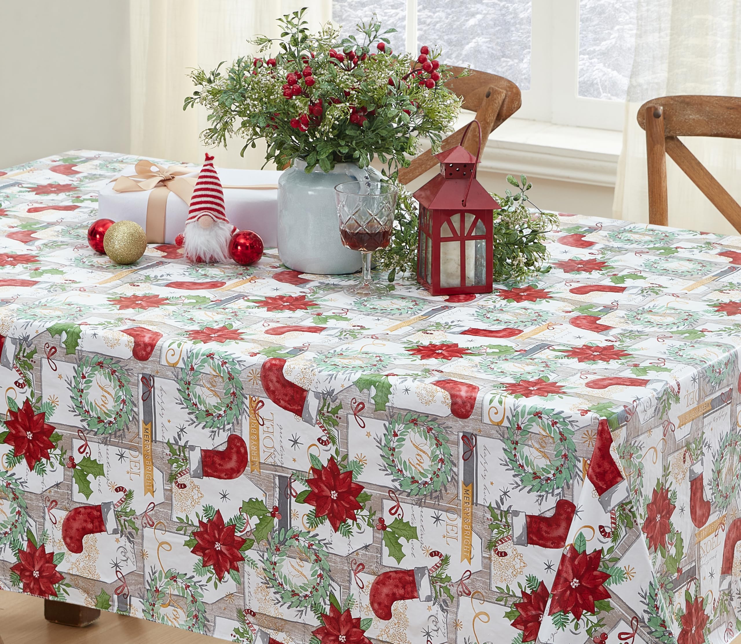 Newbridge 60x84-inch rectangle fits standard dining tables.