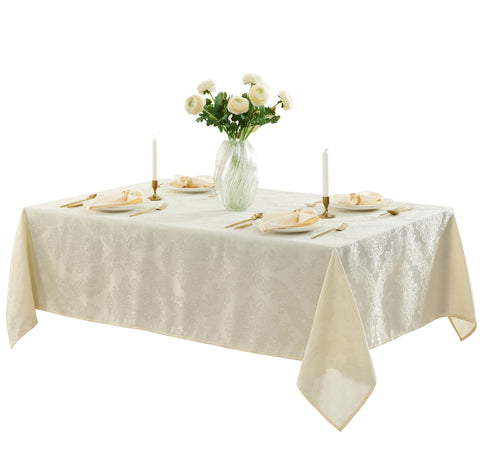 Banquet scene featuring Newbridge Barcelona Damask to elevate the event