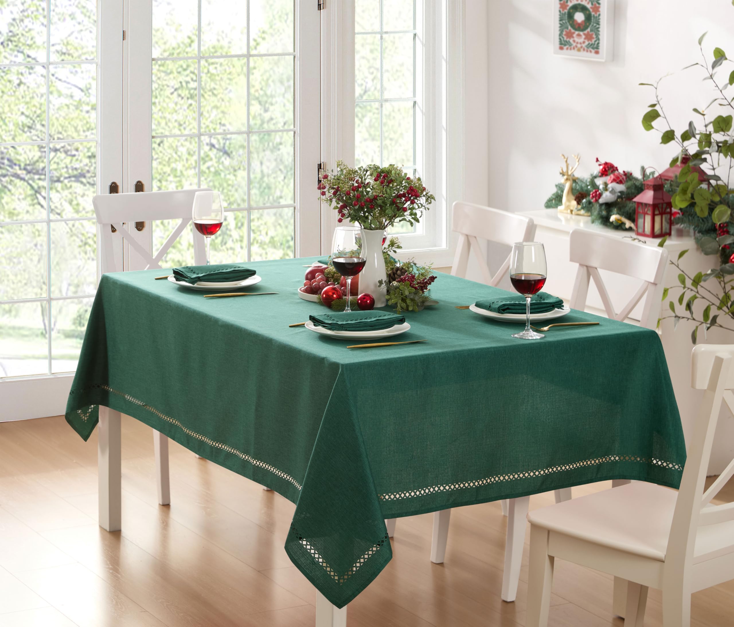 Newbridge wrinkle-free, machine-washable fabric simplifies post-meal care.