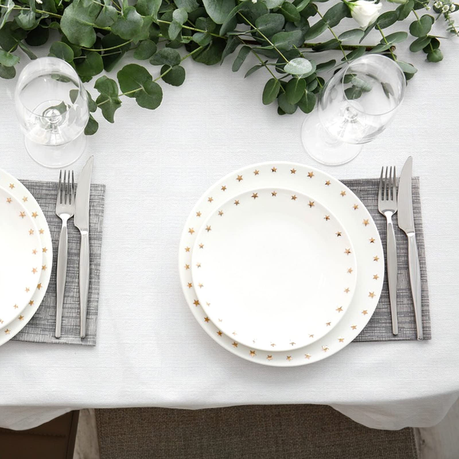 Newook 3-ply table cover blending paper and plastic for durability