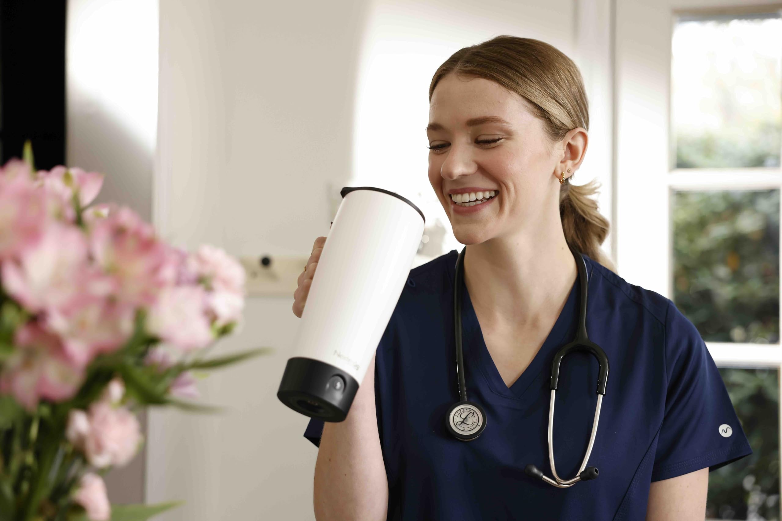 Nextmug Ultra fits in a standard cup holder for easy travel.