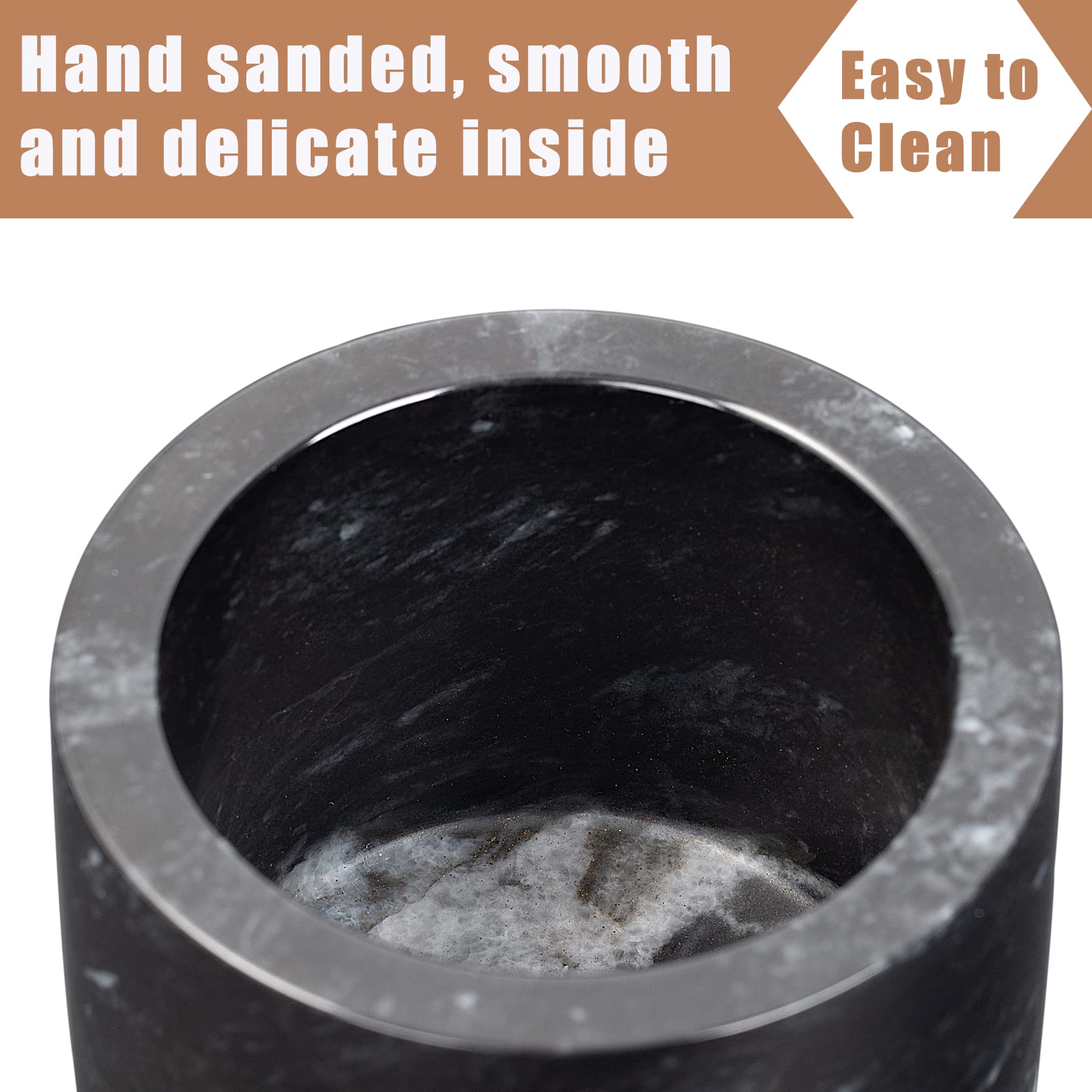 NHKRTE salt cellar spoon included for easy salt or pepper scooping.