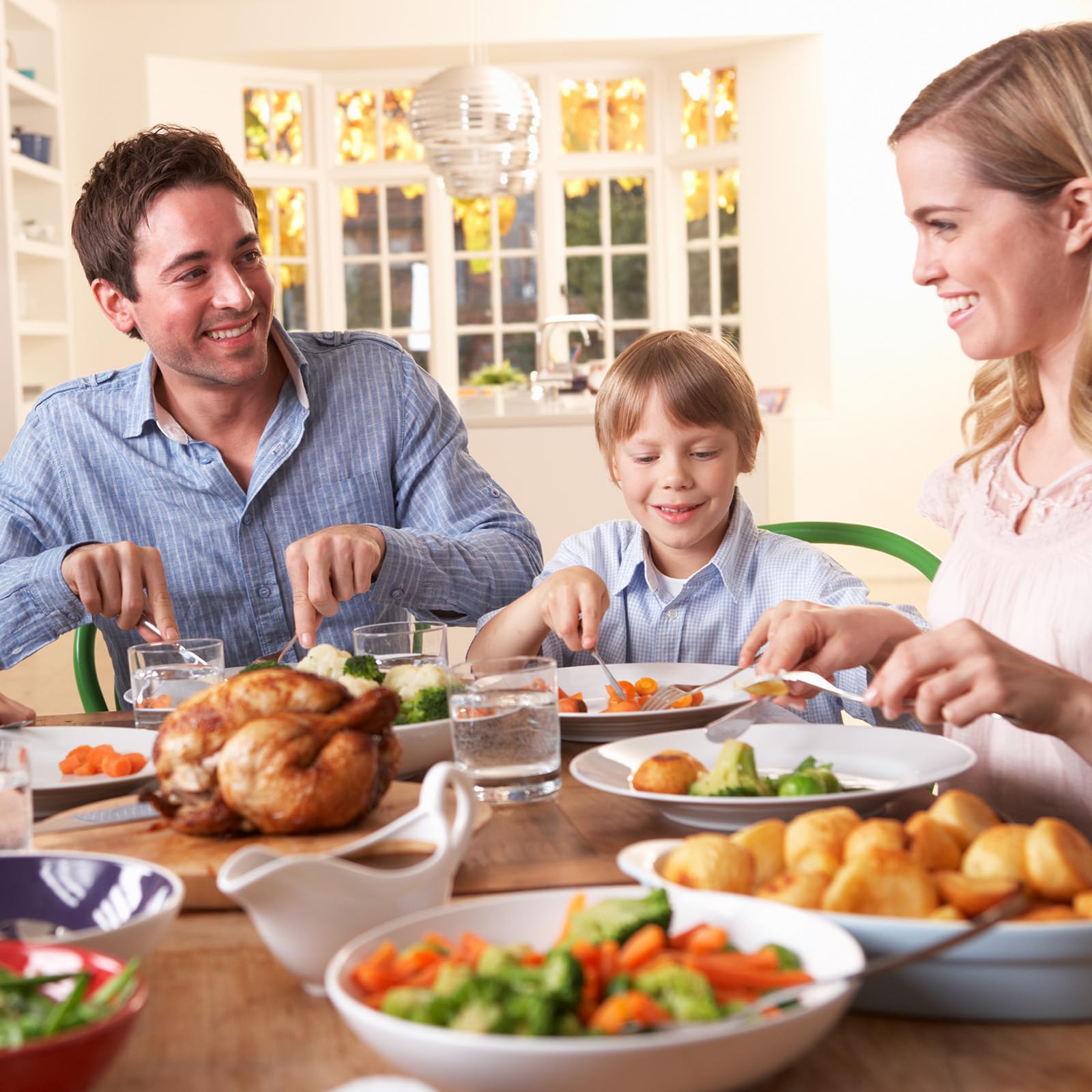 Nice Kitchen ergonomic handles provide comfortable grip during daily meals.