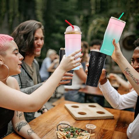 Niceyos eco-friendly reusable coffee sleeve reduces waste and saves money