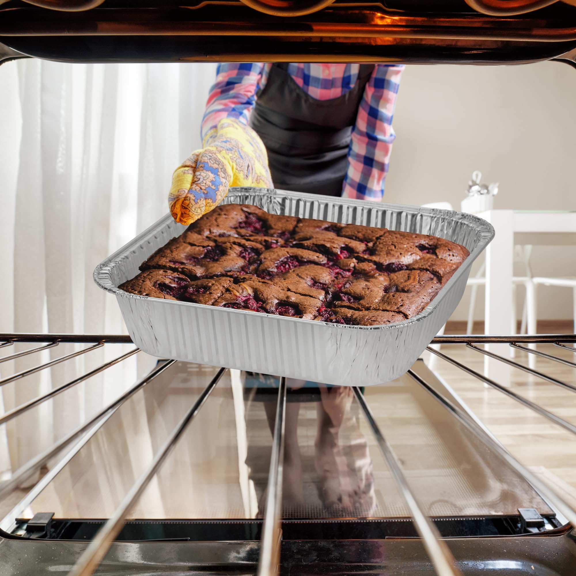 Nicole Home Collection 8x8 pan with lid, see-through for easy filling and transport.