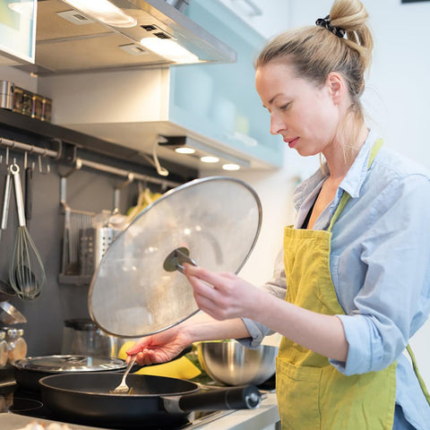 Nicunom splatter screens are dishwasher safe for quick cleaning.