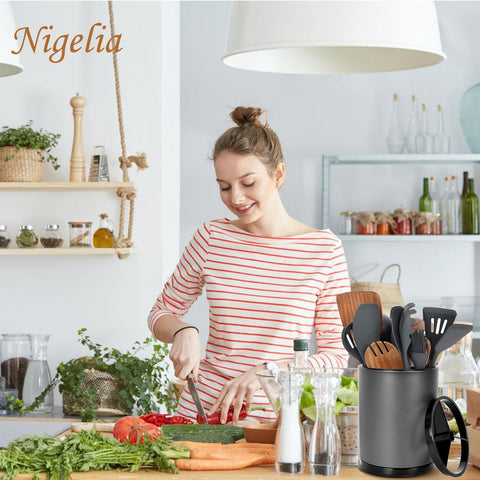 Nigelia porous drainage layer speeds drying of damp utensils.
