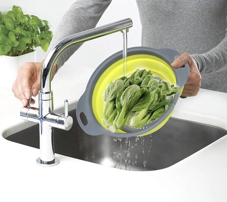 Niklye fruit washing collapsible colander rinsing fresh produce efficiently.