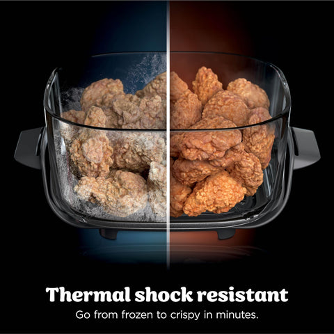 Crispi leak-proof snap-lock lids prevent spills on the go.