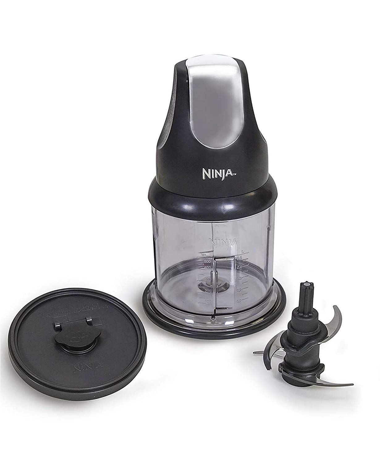 Ninja Express Chop NJ110GR blades in action blend ingredients smoothly.