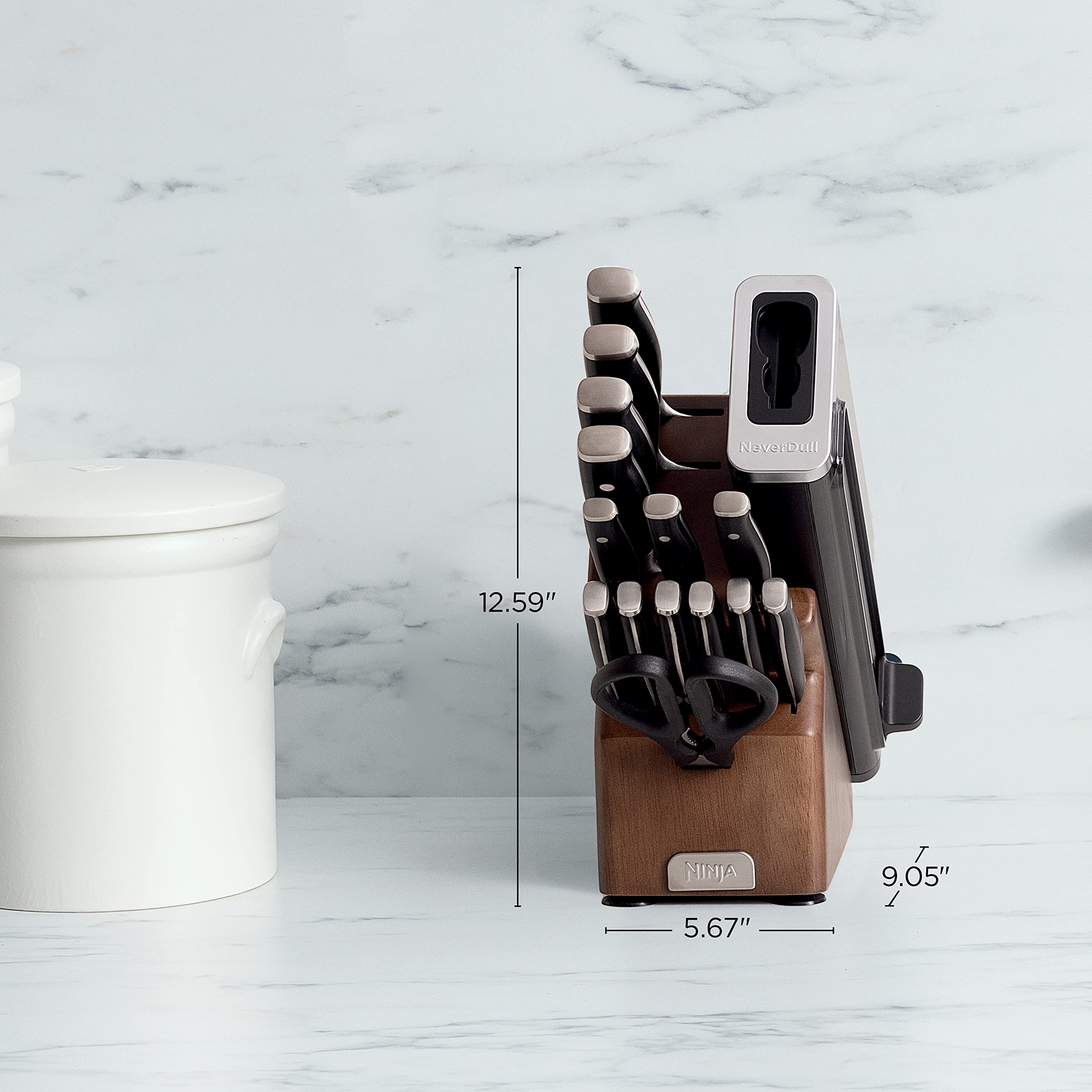 Ninja Foodi NeverDull German-stainless-steel blades enable rust resistance and precise cuts.