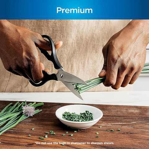 Ninja Foodi NeverDull premium-steak-knives glide through meats.