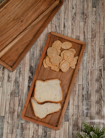 NIRMAN acacia fruit platter showcases natural grain for stylish display.