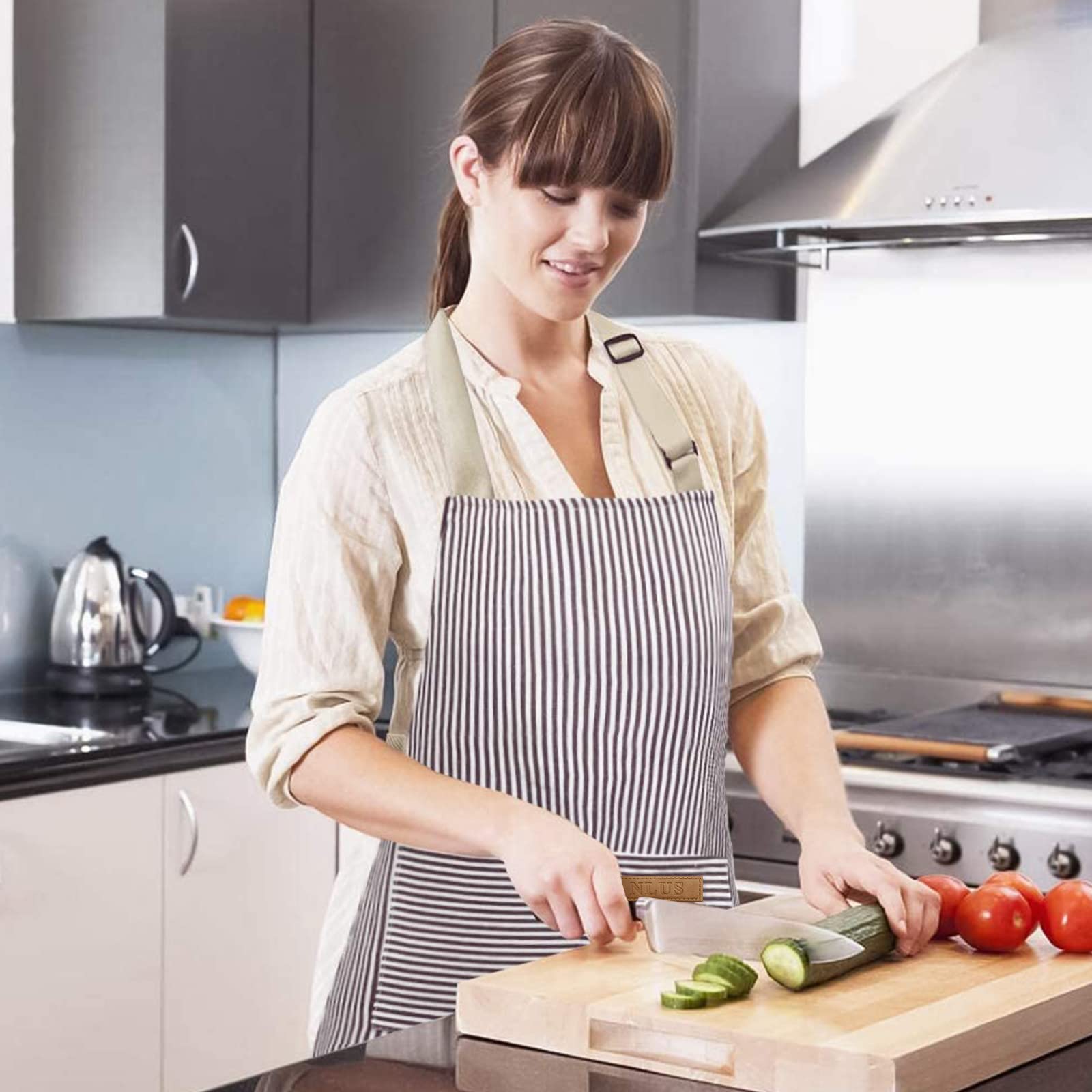NLUS unisex apron ideal for home kitchen and busy days.