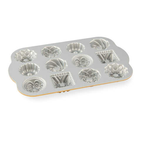 Nordic Ware Bundt Charms Gold Full Set: complete mini Bundt collection for entertaining.