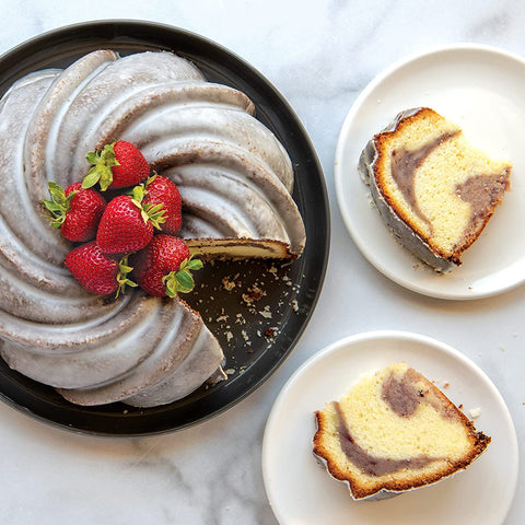 Nordic Ware Swirl Bundt Pan made in USA ensures durable craftsmanship