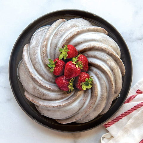 Nordic Ware Swirl Bundt Pan oven-safe interior tolerates up to 400F