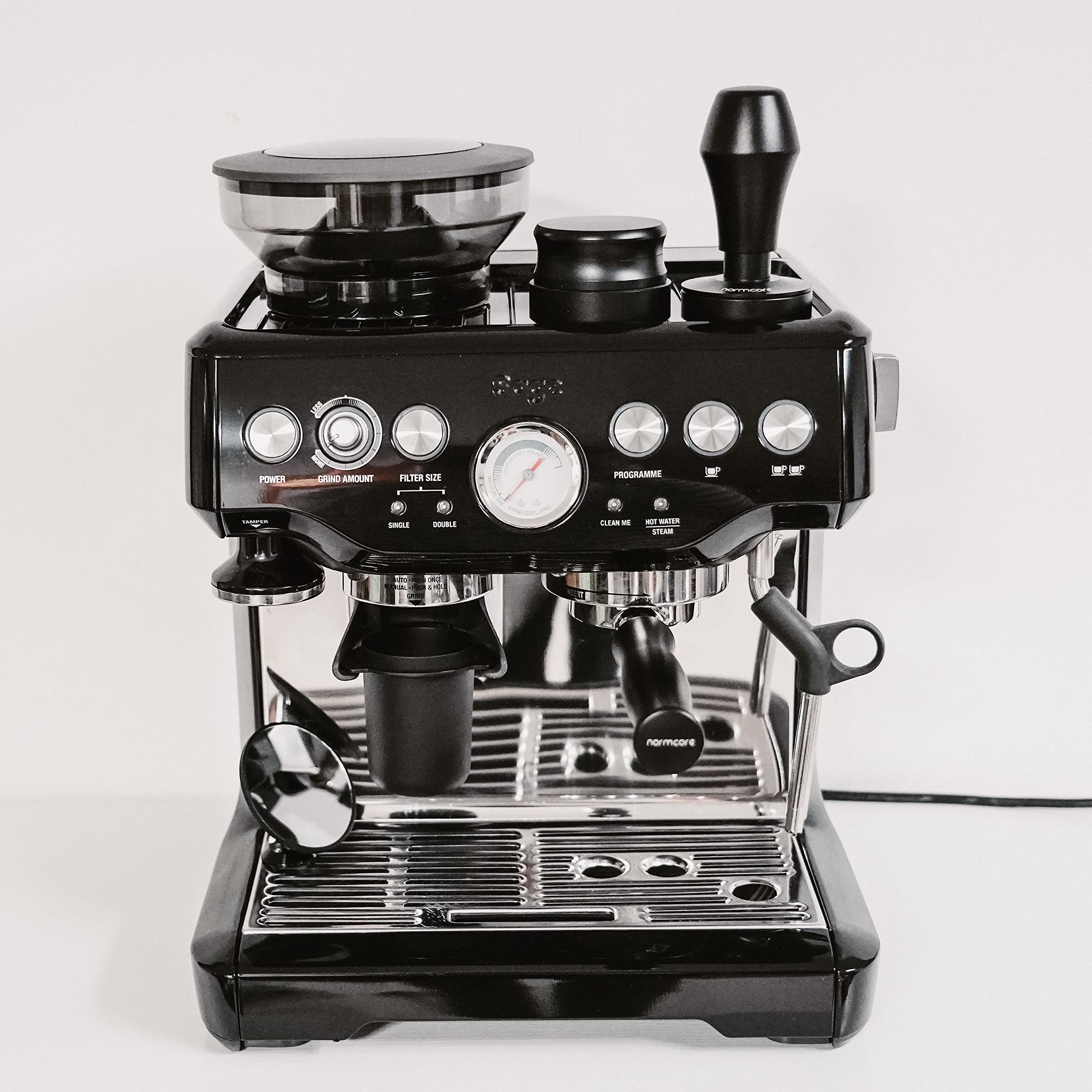 Normcore V4 flat base designed for even coffee grounds compression