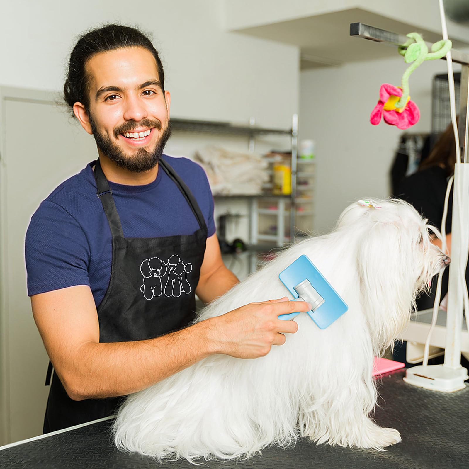 Noverlife professional grooming apron enhances salon workflow.