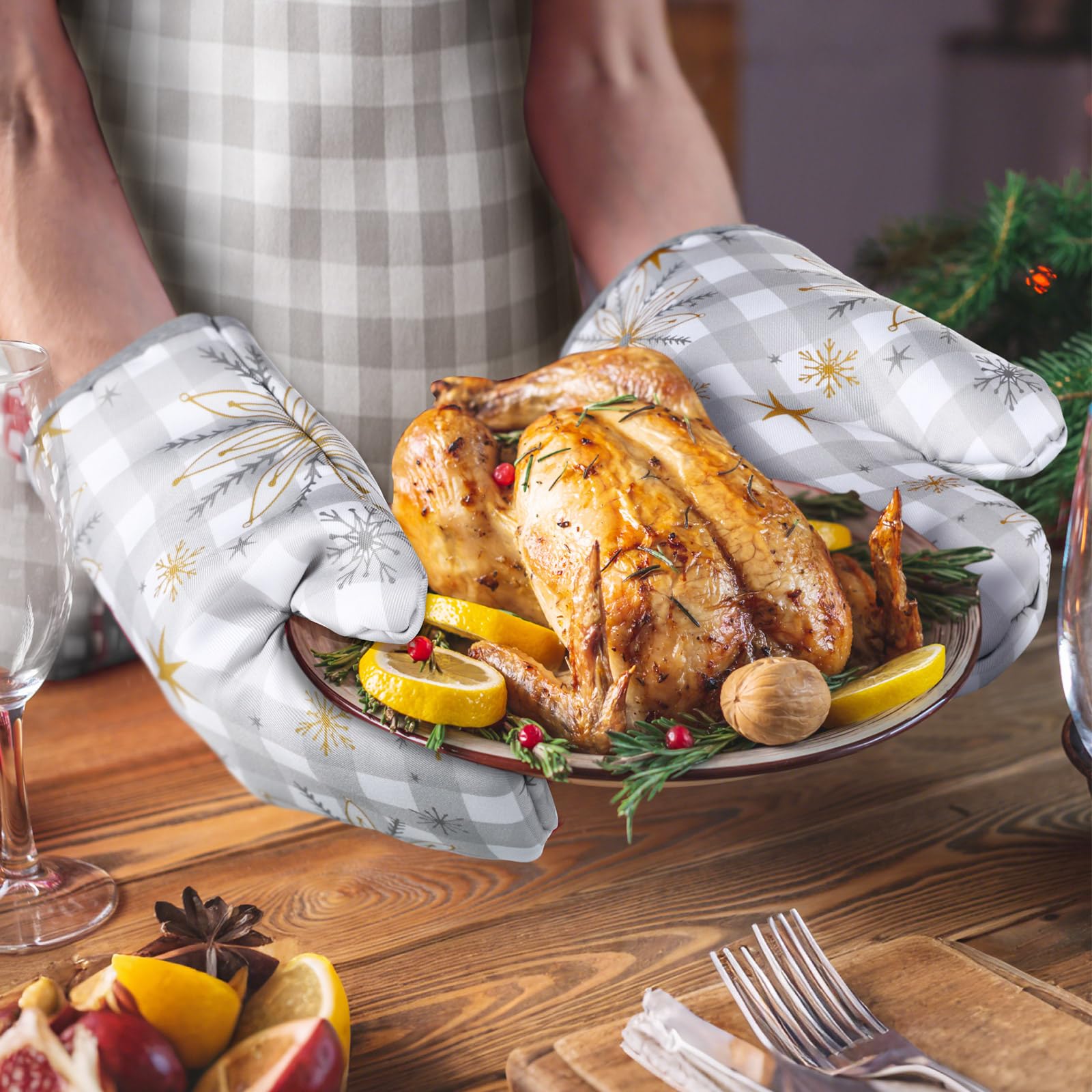 Nuanchu winter oven mitts offer reliable grip for baking and roasting tasks