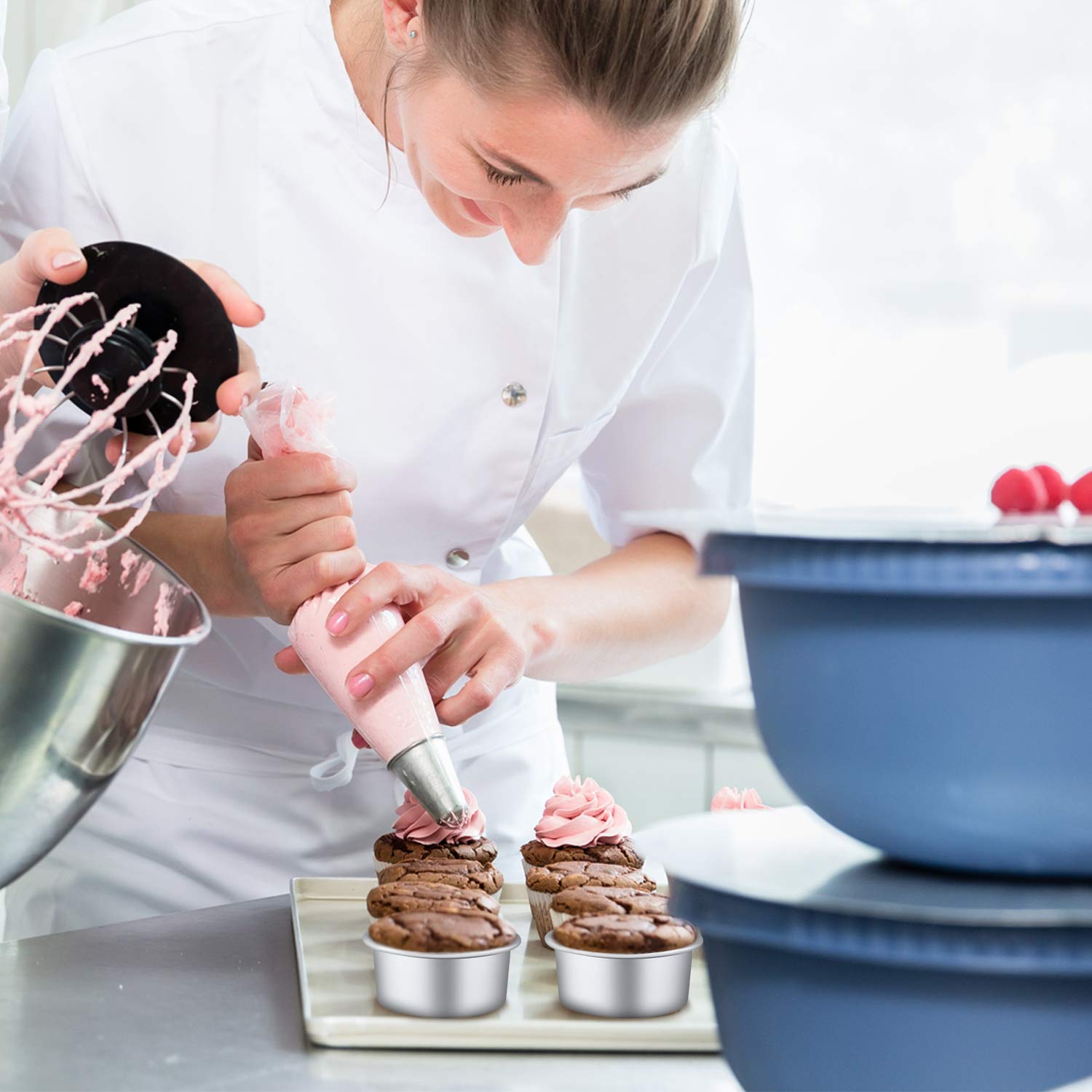 Nuenen baking pans set suited for brownies and cakes at home