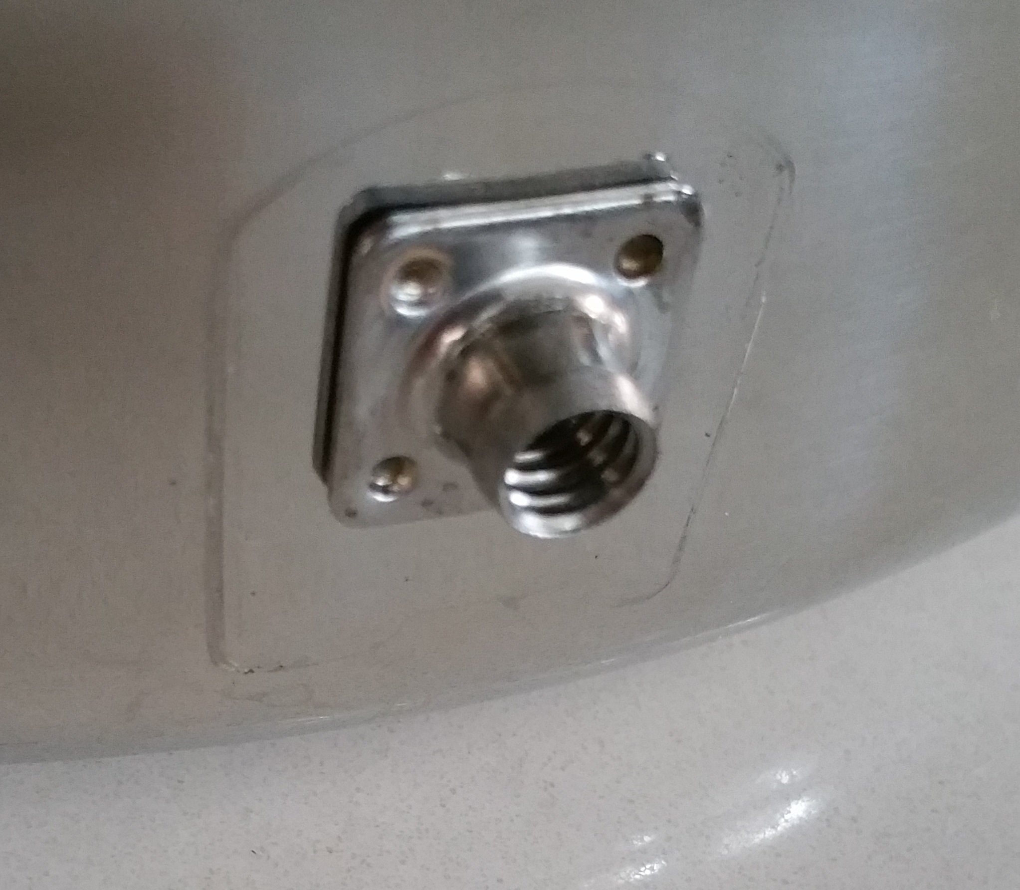 nunuware dishwasher-safe handle simplifies cleaning while maintaining surface shine