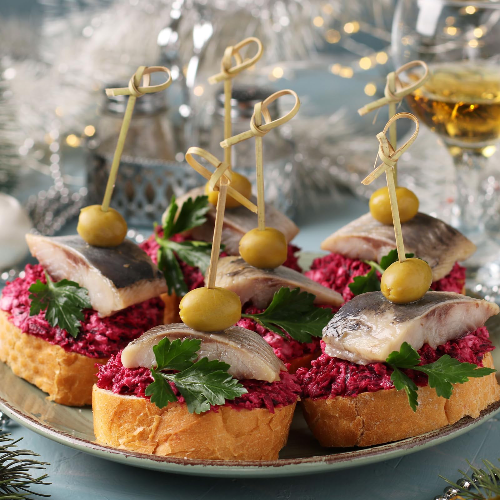 Nuogo disposable bamboo skewers for quick post-event cleanup.