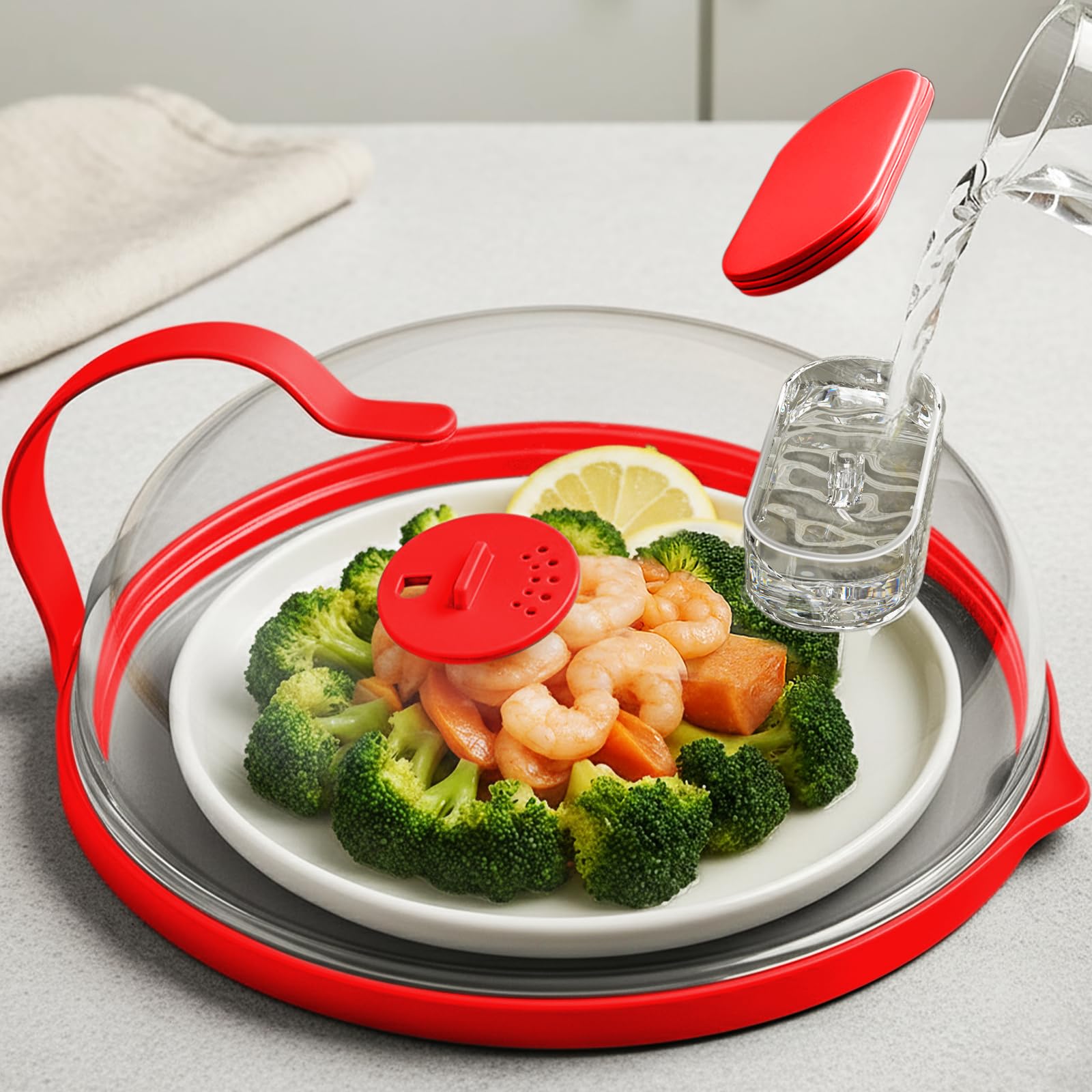 Nutikas microwave splatter cover with water steamer keeps foods moist while heating.