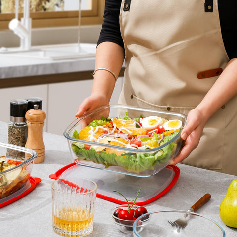 NUTRIUPS BPA-free plastic lid, helps prevent spills and enable stacking.