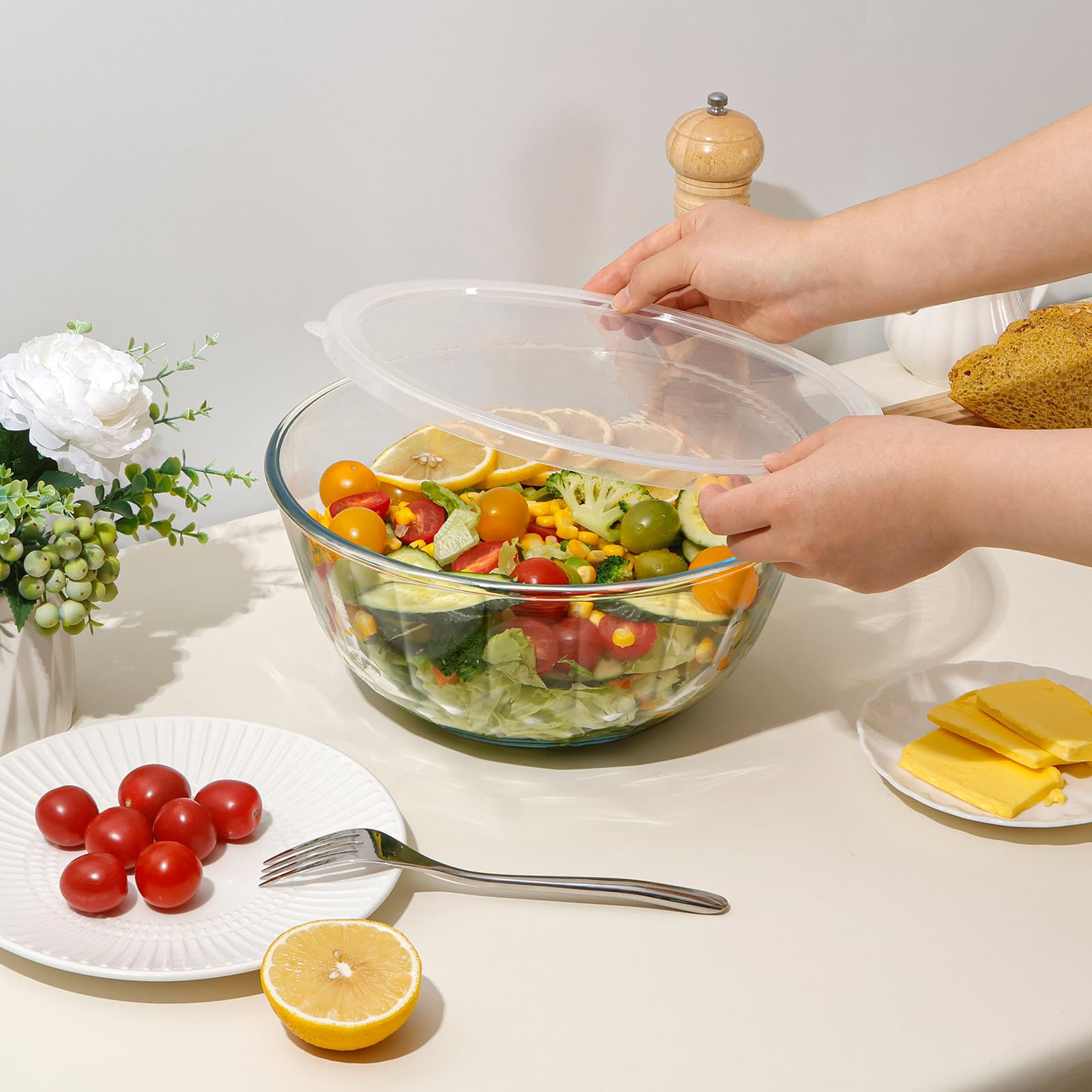 NUTRIUPS large capacity bowl ideal for mixing dough, salads, or family servings.