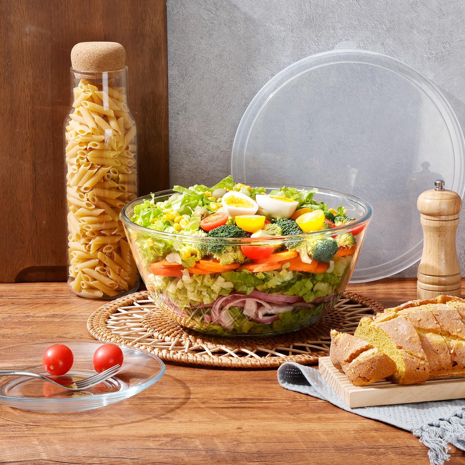 NUTRIUPS lid securely seals the bowl for storage and freshness.