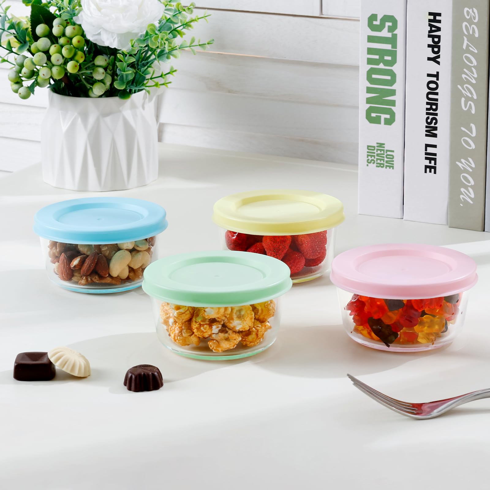 NUTRIUPS versatile container for breakfasts, snacks, and leftovers.