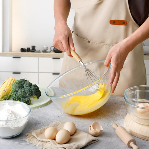 NUTRIUPS smooth surface is easy to clean and dishwasher safe.