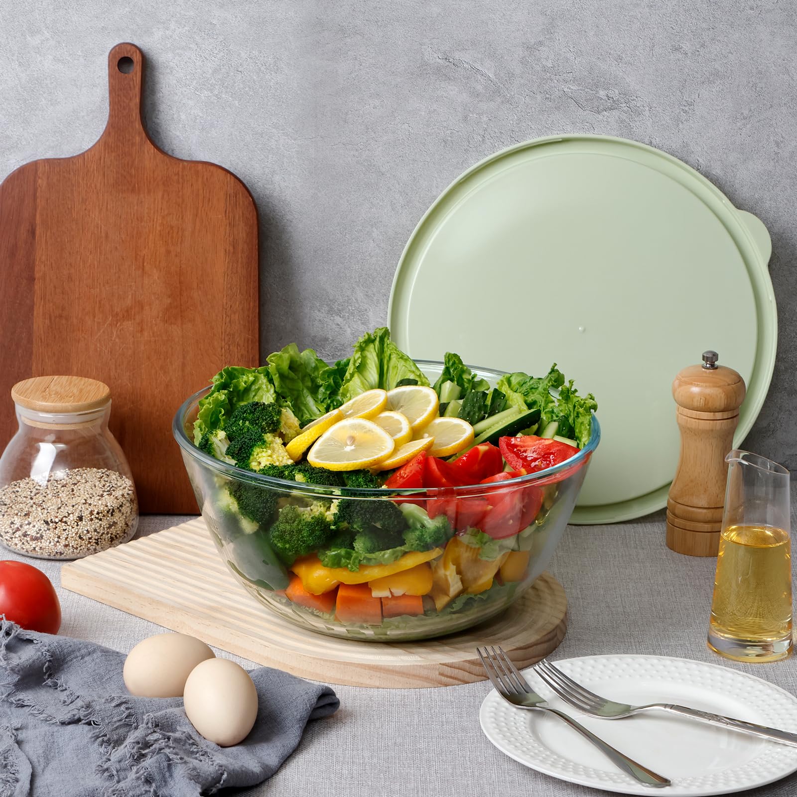 NUTRIUPS sturdy borosilicate construction resists impact while looking elegant.