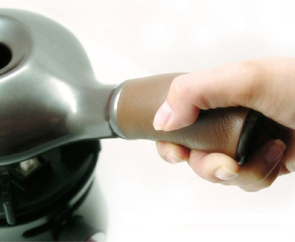 Nuvo Eco Ceramic Handy Roaster with genuine cowhide grip for comfort
