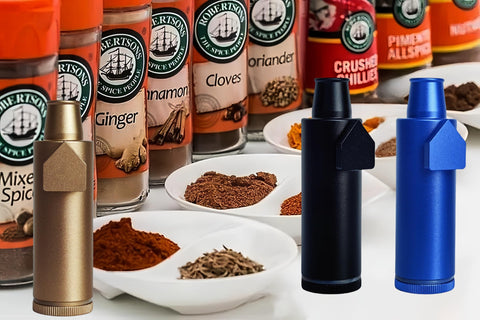 OakMsOik metal bottle shows premium aluminum texture for durability.