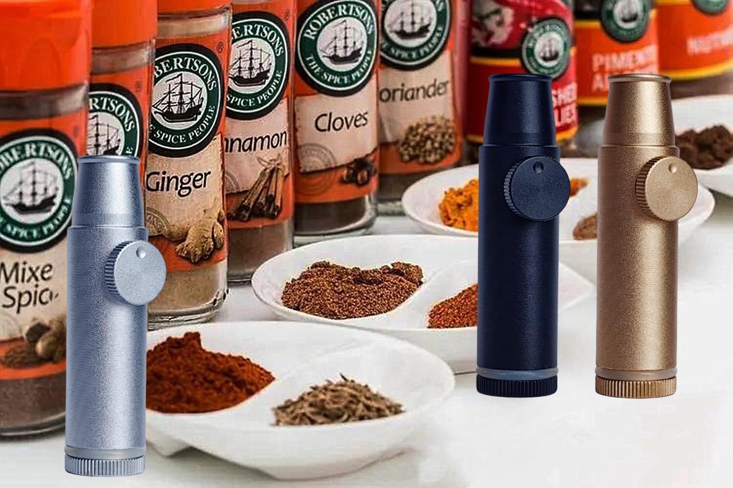 OakMsOik metal leak-proof bottle cutaway view reveals durable interior