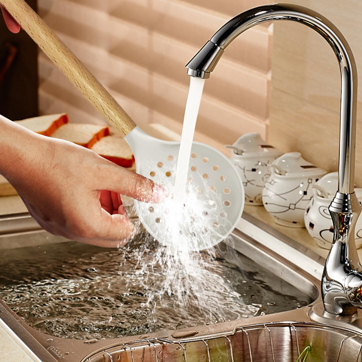 oannao seamless silicone wrap prevents residue and eases cleaning