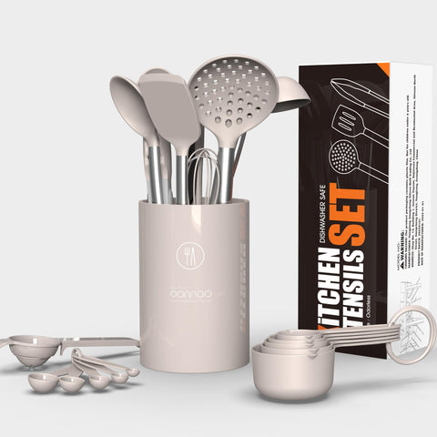 Oannao silicone spatula ideal for scraping bowls and pans.