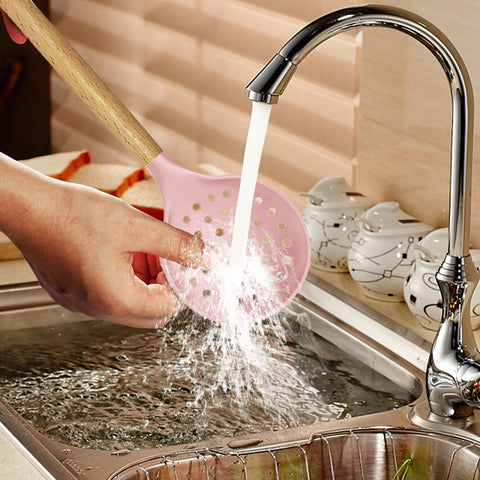Oannao silicone utensils set seamless wrap for easy cleaning and no food buildup
