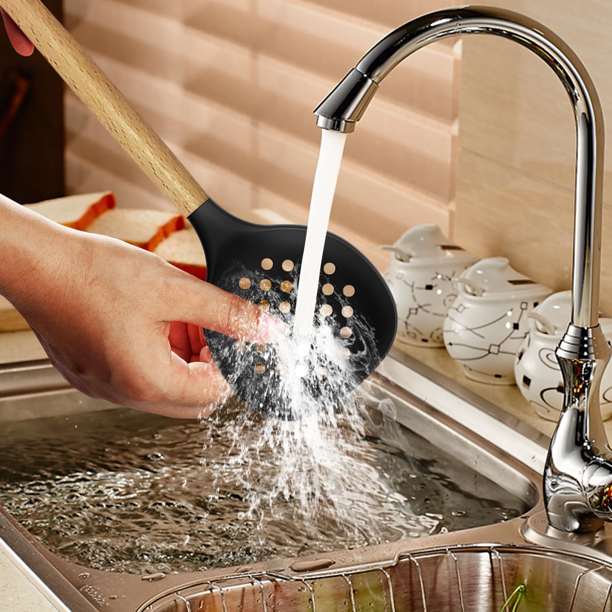 oannao turner with flat edge ideal for flipping and scraping