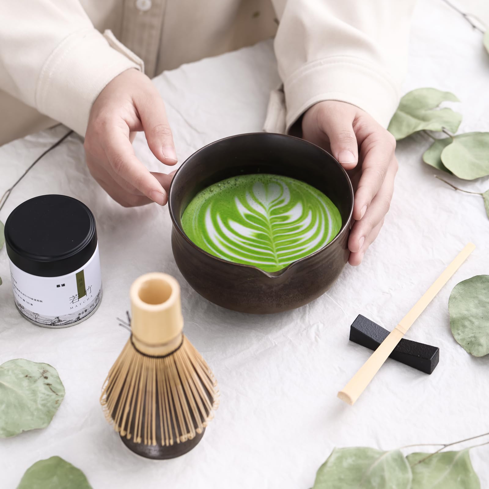 Ochcahser glazed interior chawan simplifies cleaning after use