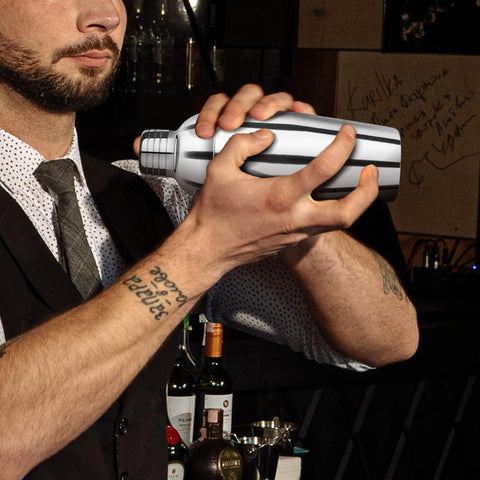 Ohtomber built-in strainer ensures smooth cocktails with fewer ice bits