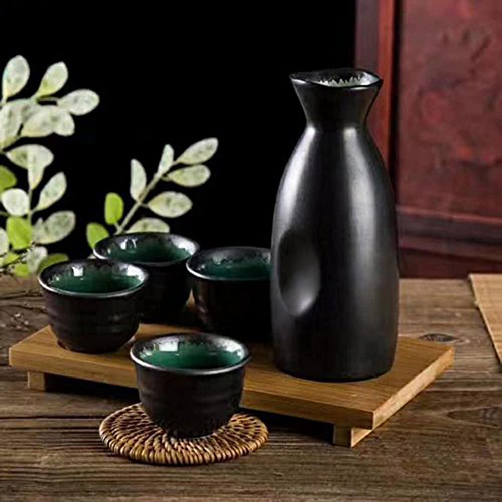 Old Craftsmen Sake Cup 50ml Hand painted refined tasting moments.
